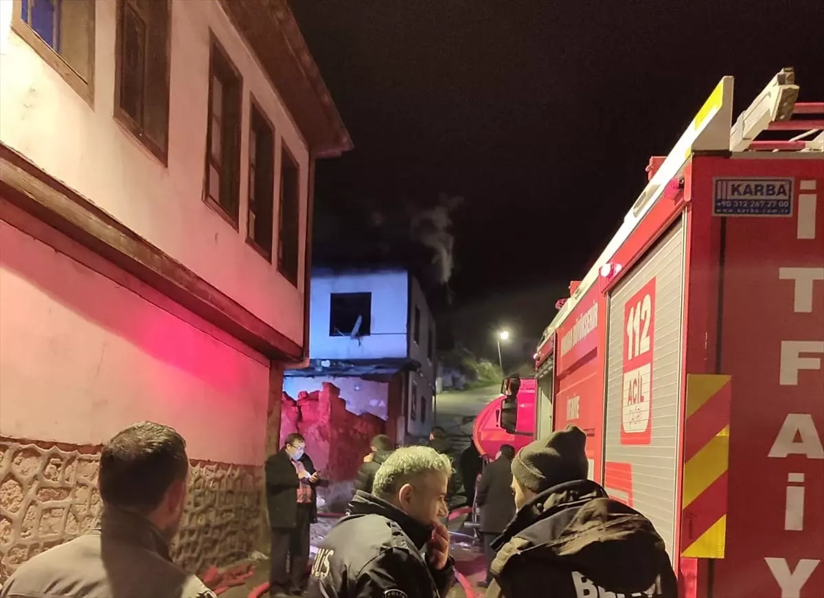 Beypazarı\'nda Ahşap Evde Yangın Çıktı