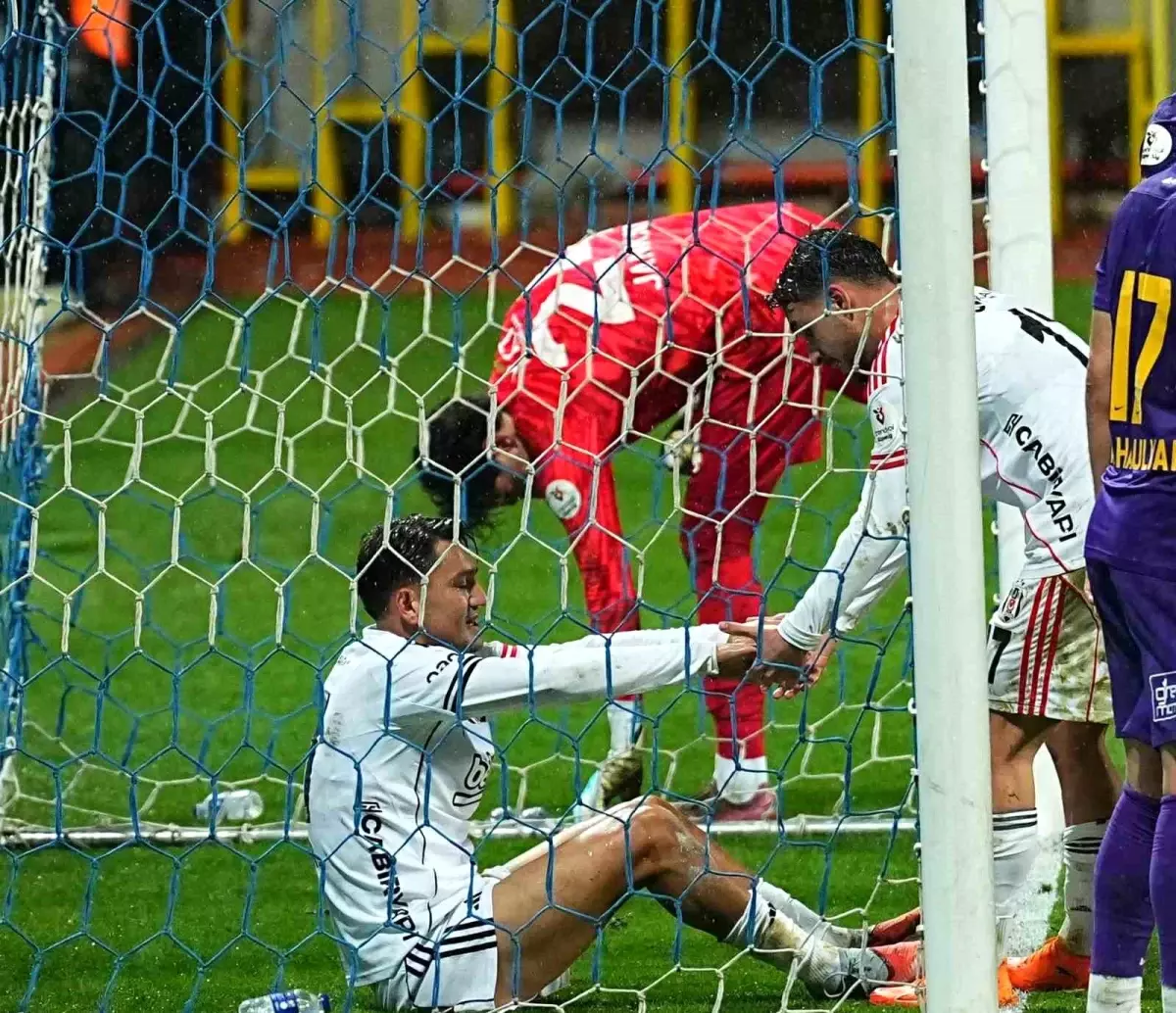 Cengiz Ünder Beşiktaş\'ta 5. Gol Sevinci