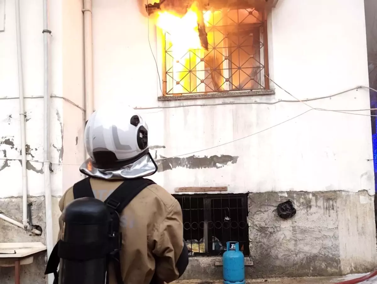 Defne\'de ev yangını