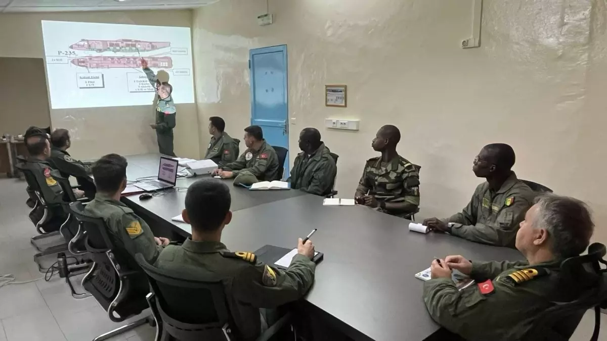 Türk Deniz Kuvvetleri Senegal\'de Eğitim Veriyor