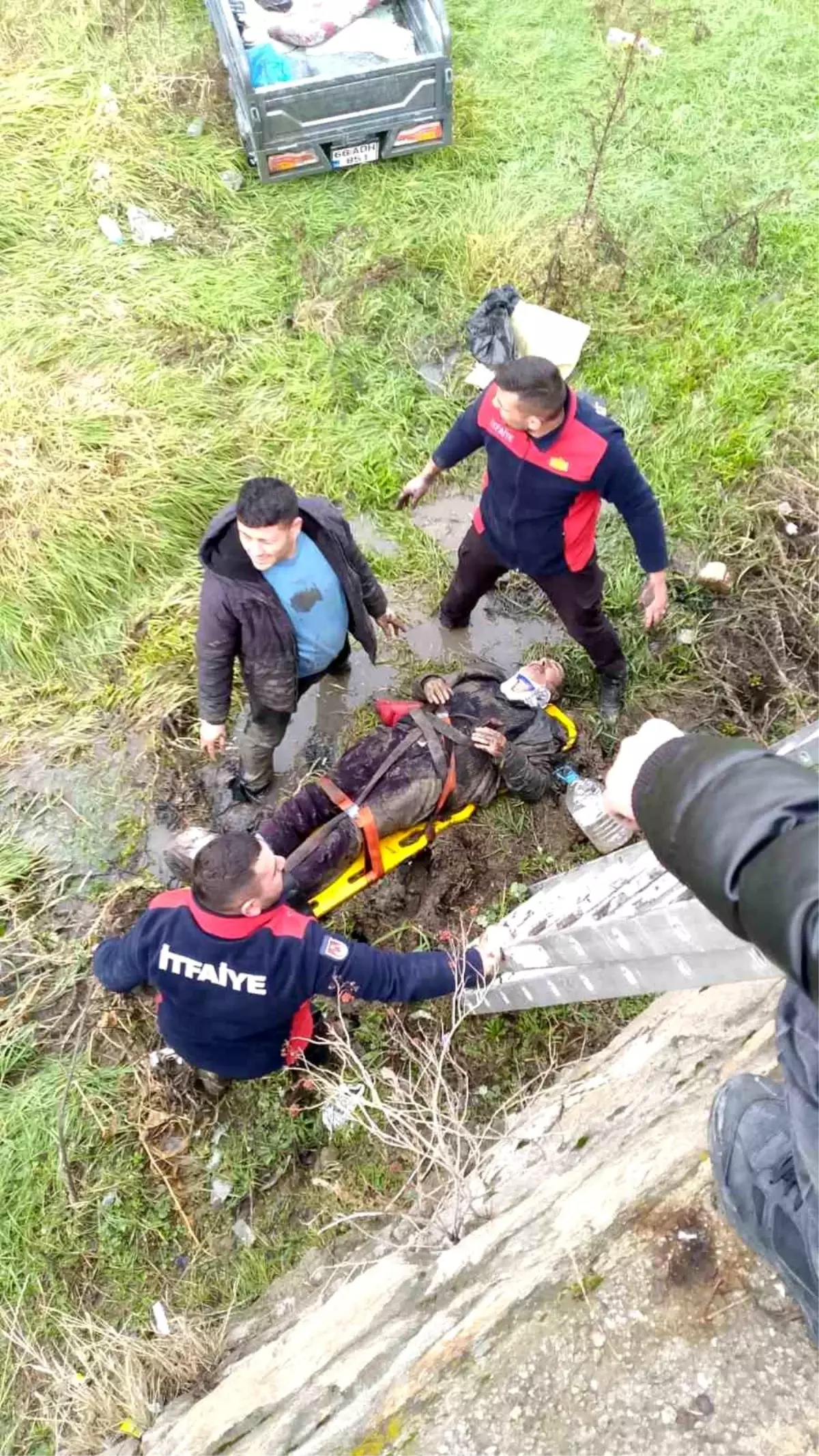 Dere yatağına düşen vatandaş kurtarıldı