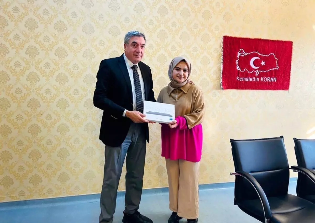 Diyadin\'de Gençlere Tablet Desteği