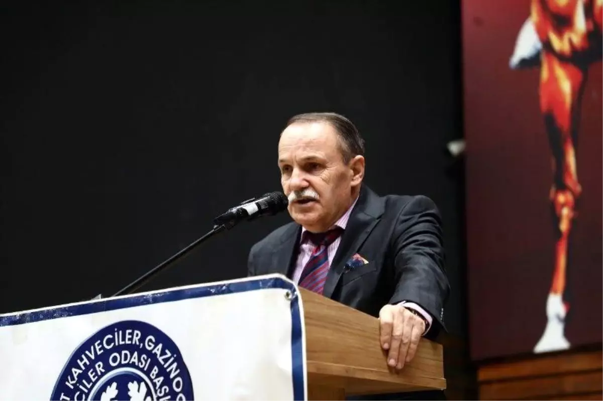 Edremit Kahveciler Odası\'nda Mustafa Aydoğan güven tazeledi