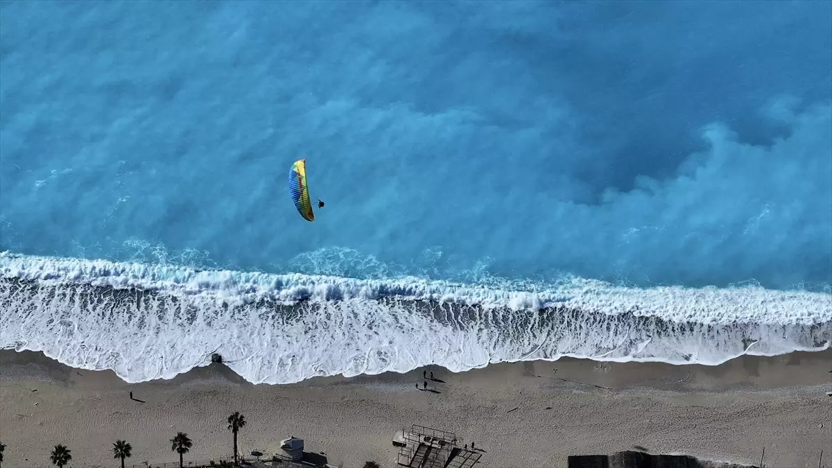 Fethiye\'de Yamaç Paraşütü Rekoru