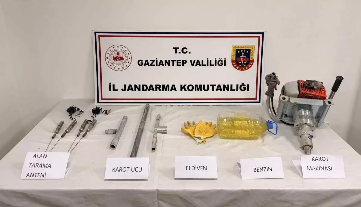Gaziantep\'te Defineci Şüphelileri Suçüstü Yakalandı