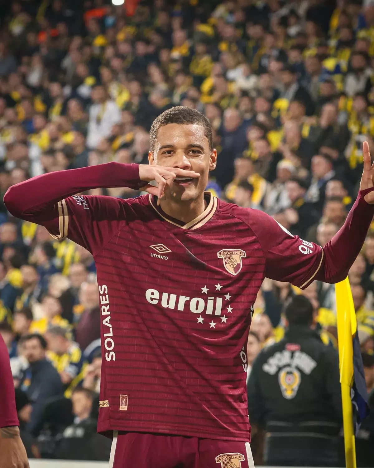 Göztepe, Fenerbahçe karşısında kritik puan aldı