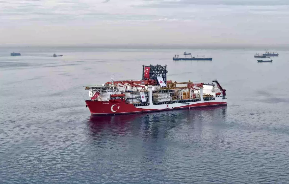 Yıldırım Gemisi İstanbul Boğazı\'na Yaklaşıyor