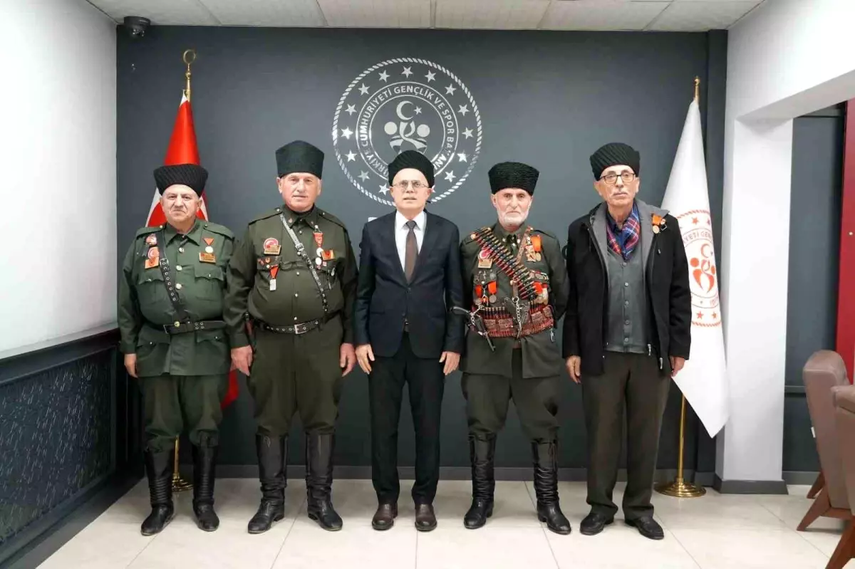 Kuvayi Milliye Derneği\'nden Gençlik ve Spor Müdürü\'ne Ziyaret