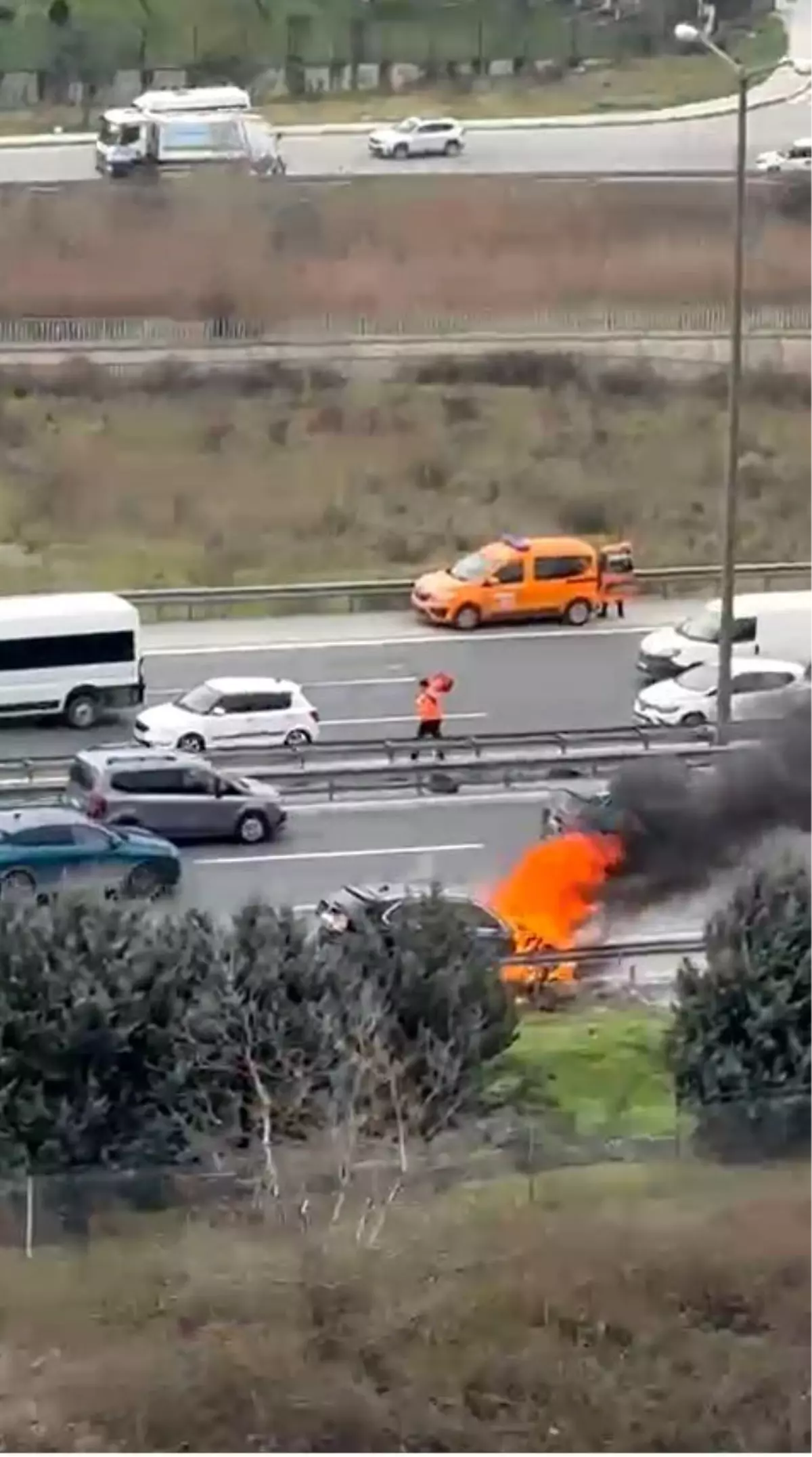 BMW\'ye Motor Yangını, Araç Kül Oldu