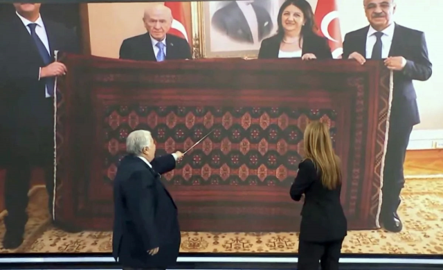Öcalan'ın Bahçeli'yi hediye ettiği kilimle ilgili çok konuşulacak yorum