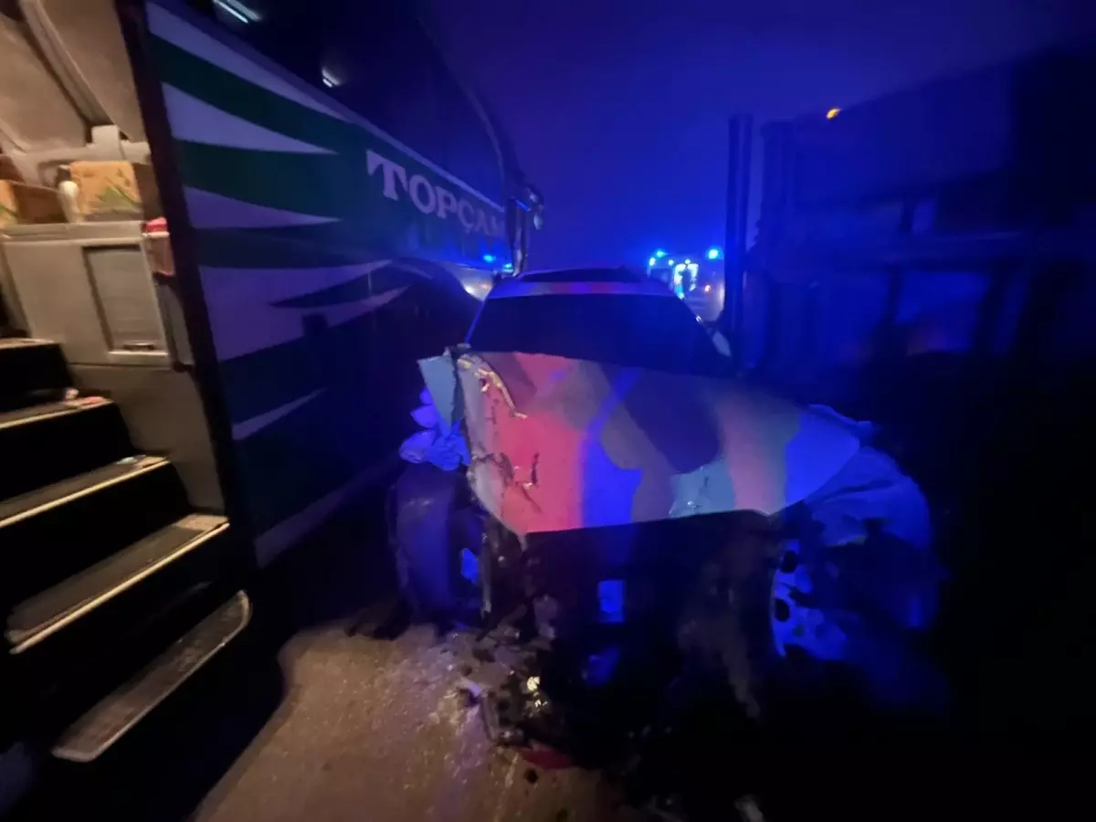 Sivas\'ta Zincirleme Kaza: 8 Yaralı