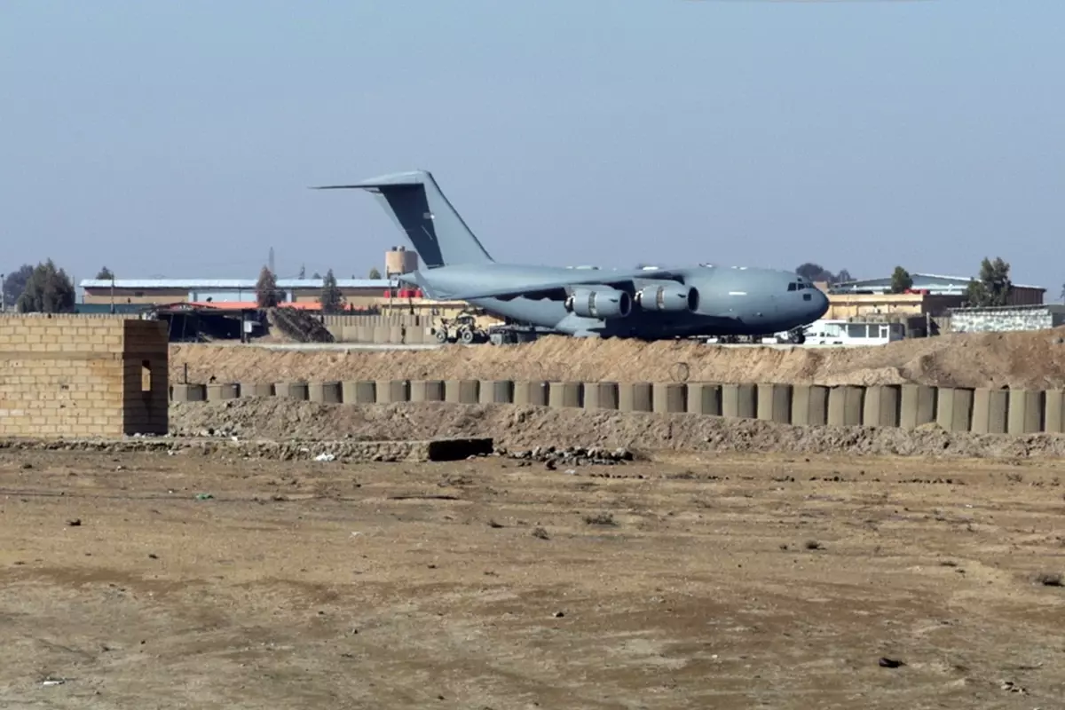 Suriye\'de ABD liderliğindeki koalisyonun askeri üssünde hareketlilik sürüyor