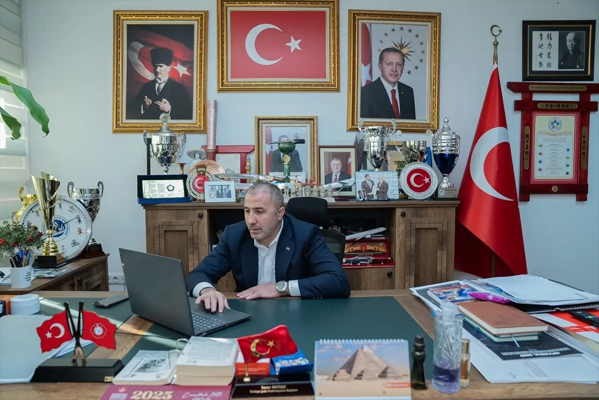 Huysuz, Yılın Kareleri Oylamasına Katıldı