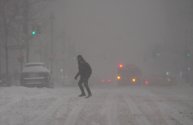Ülkede tarihi felaket! 800 binden fazla kişi elektriksiz kaldı, binlerce uçuş iptal edildi