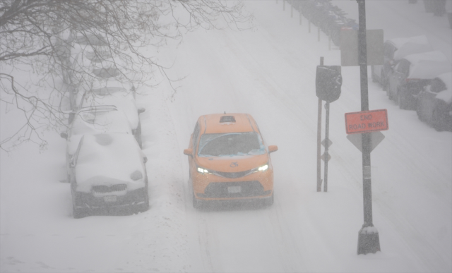 Ülkede tarihi felaket! 800 binden fazla kişi elektriksiz kaldı, binlerce uçuş iptal edildi