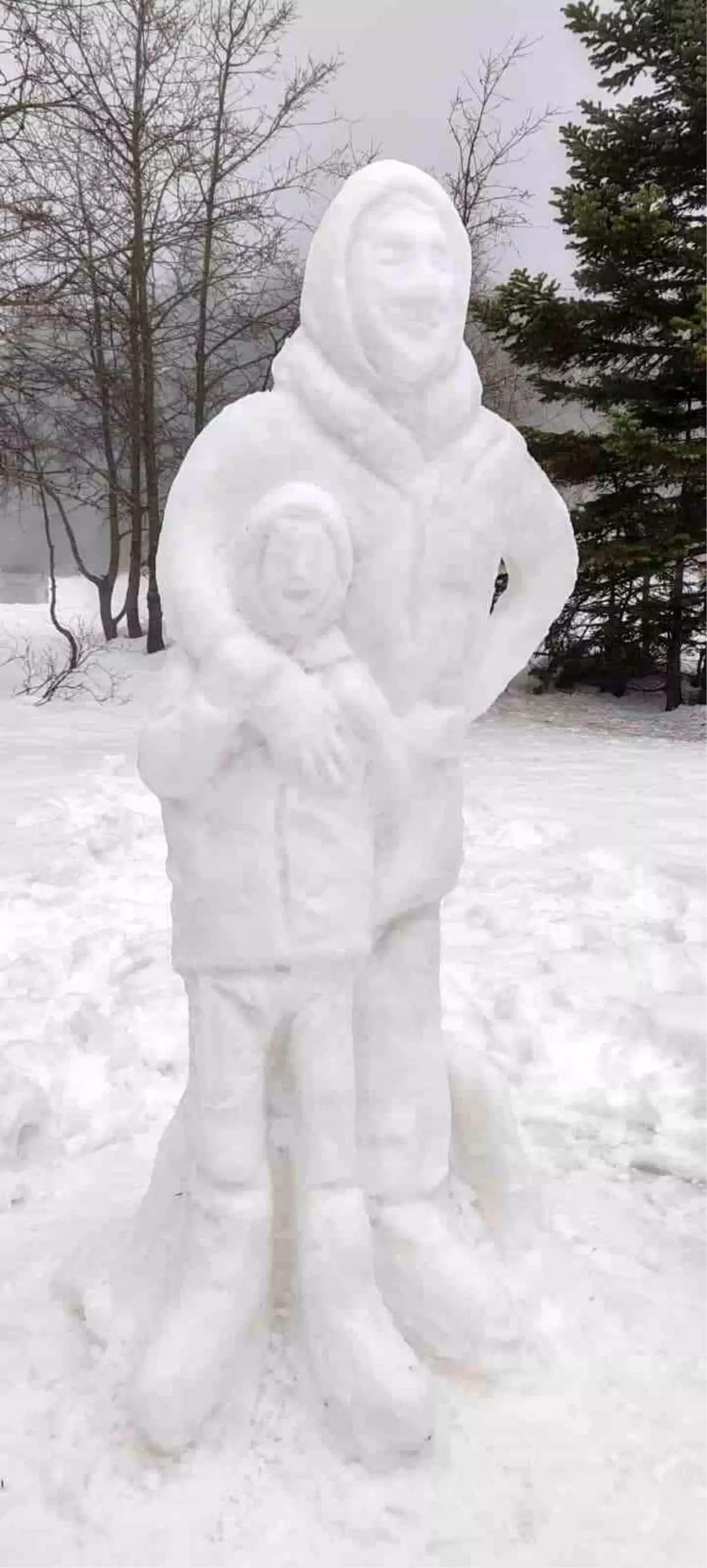 Uludağ\'da Sanat: Kardan Heykel İlgiyi Çekiyor