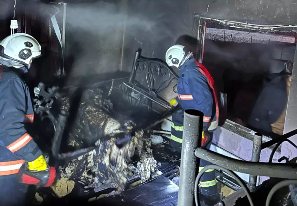 Yüksekova\'da Yangın: 4 Çocuk Hastaneye Kaldırıldı