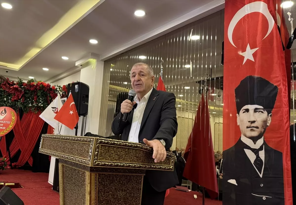 Ümit Özdağ Avcılar\'da İlçenin Sorunlarını Tartıştı