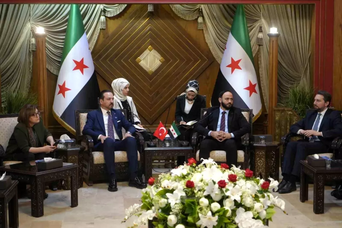 Kürşad Zorlu Halep\'te İnsani Koridoru Değerlendirdi