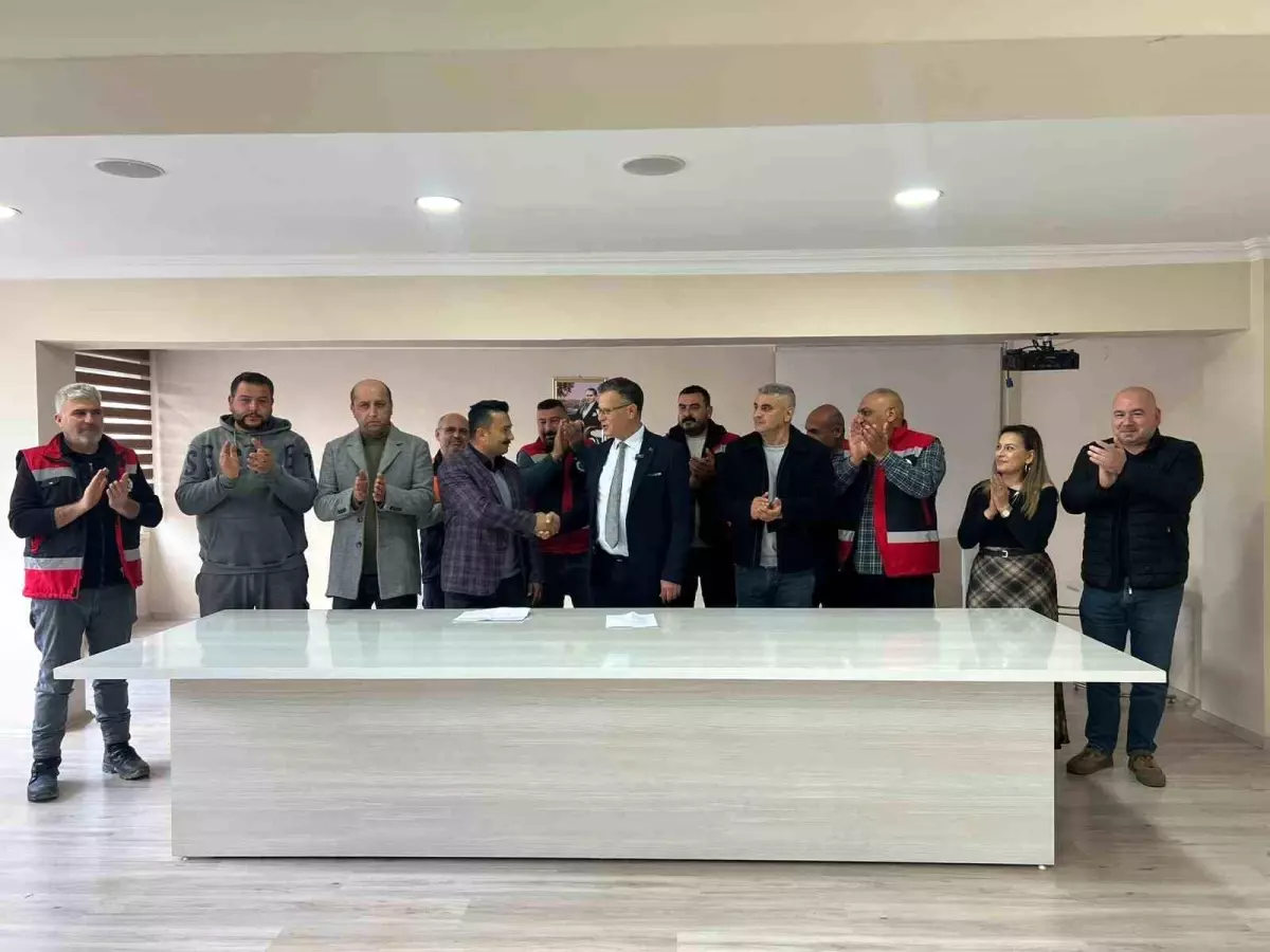 Alaşehir Belediyesi\'nde emekçiye nefes aldıran zam