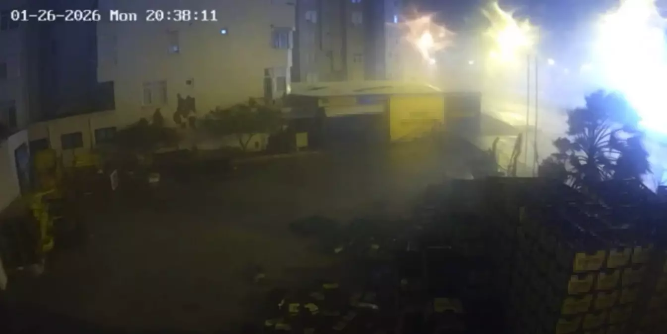 Finike\'de Hortumun Yıkıcı Etkisi