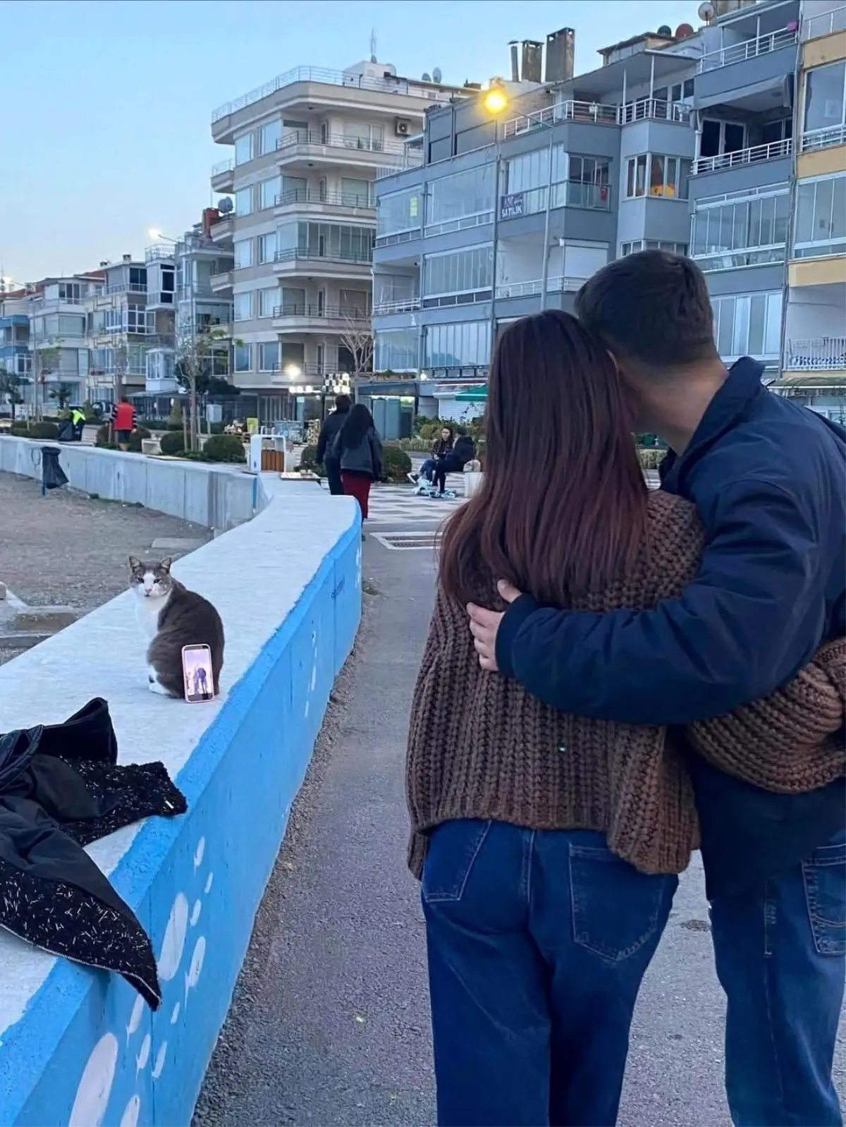 Mudanya\'da Kediyle Fotoğraf Çekimi