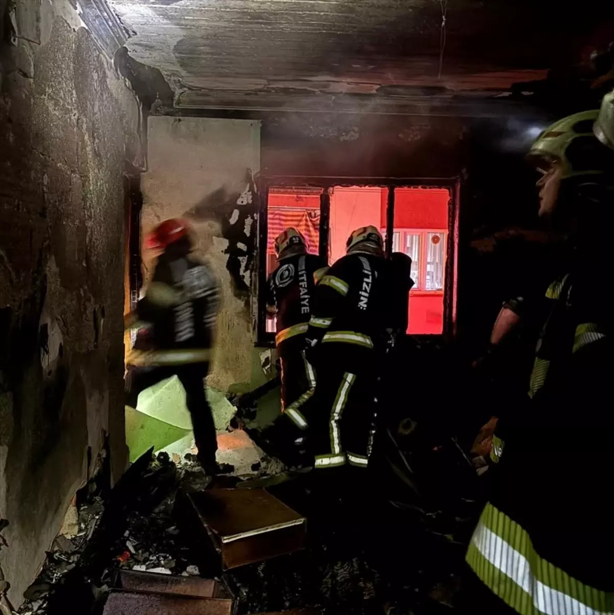 Pamukkale\'de Apartman Yangını: 4 Kişi Kurtarıldı