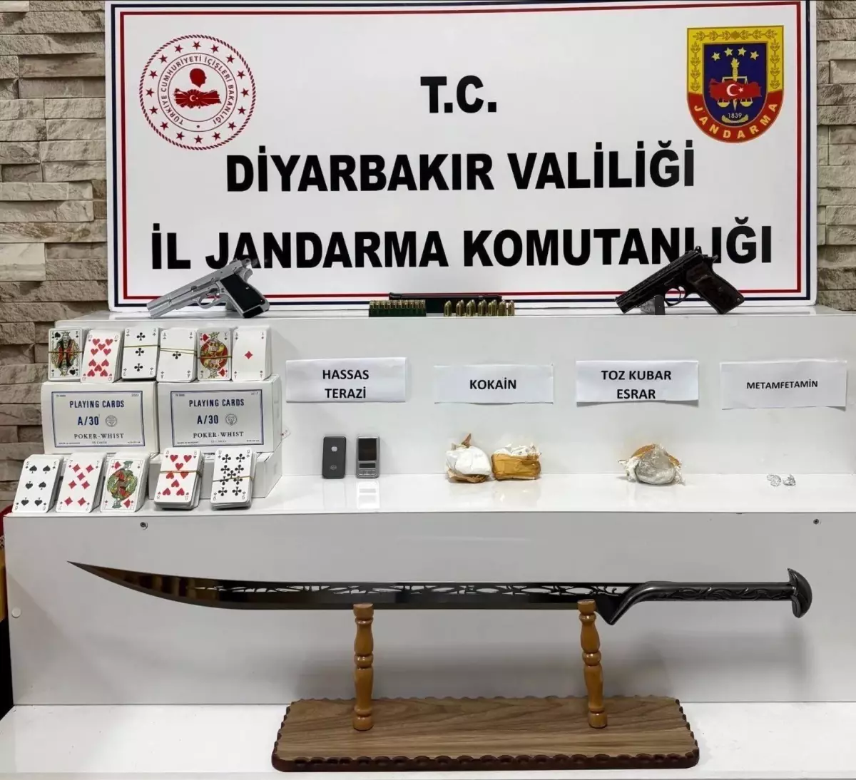 Diyarbakır\'da Uyuşturucu Operasyonu