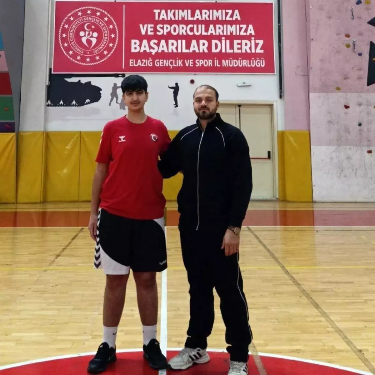 Muhammed Emir Yıldırım U16 Hentbol Kampı\'na Davet Edildi