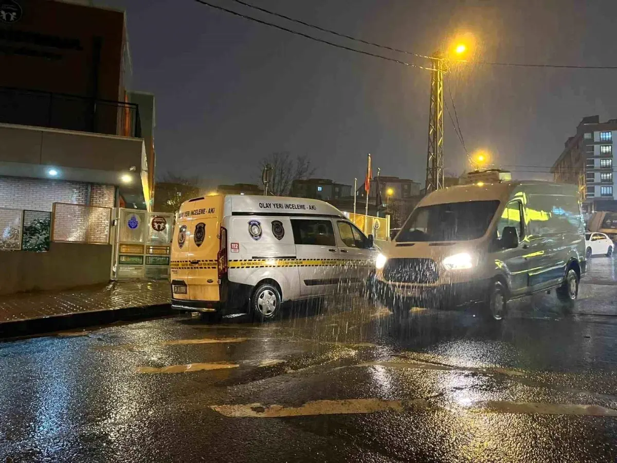 Eyüpsultan\'da İBB\'ye ait darp ve istismar iddiaları bulunan kreşte olay yeri inceleme ekipleri çalışma yaptı