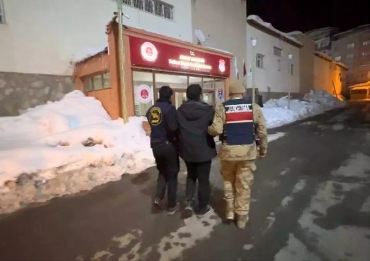 Hakkari\'de Uyuşturucu Cinayet Cezalı Şahıs Yakalandı