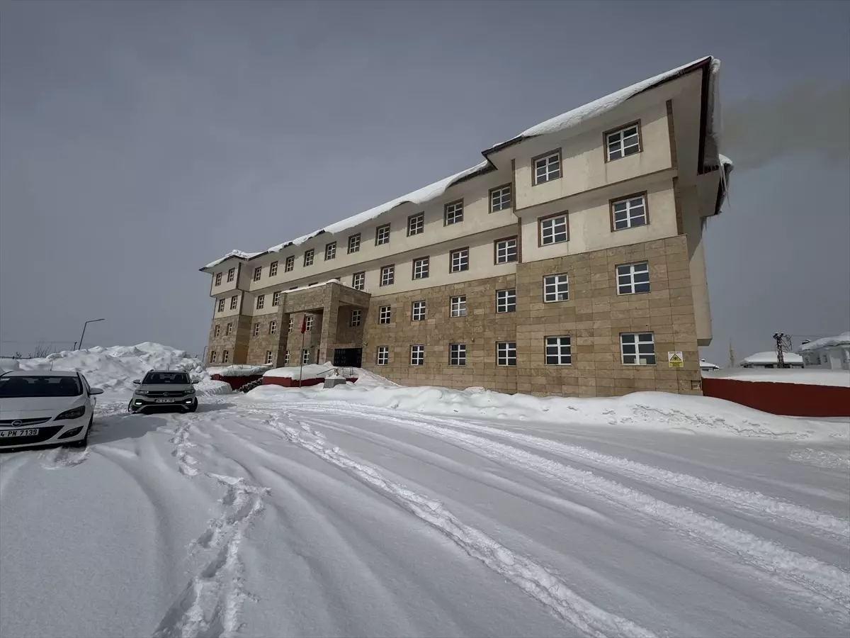 Yüksekova Öğrencileri Robot Yarışmasına Hazırlanıyor