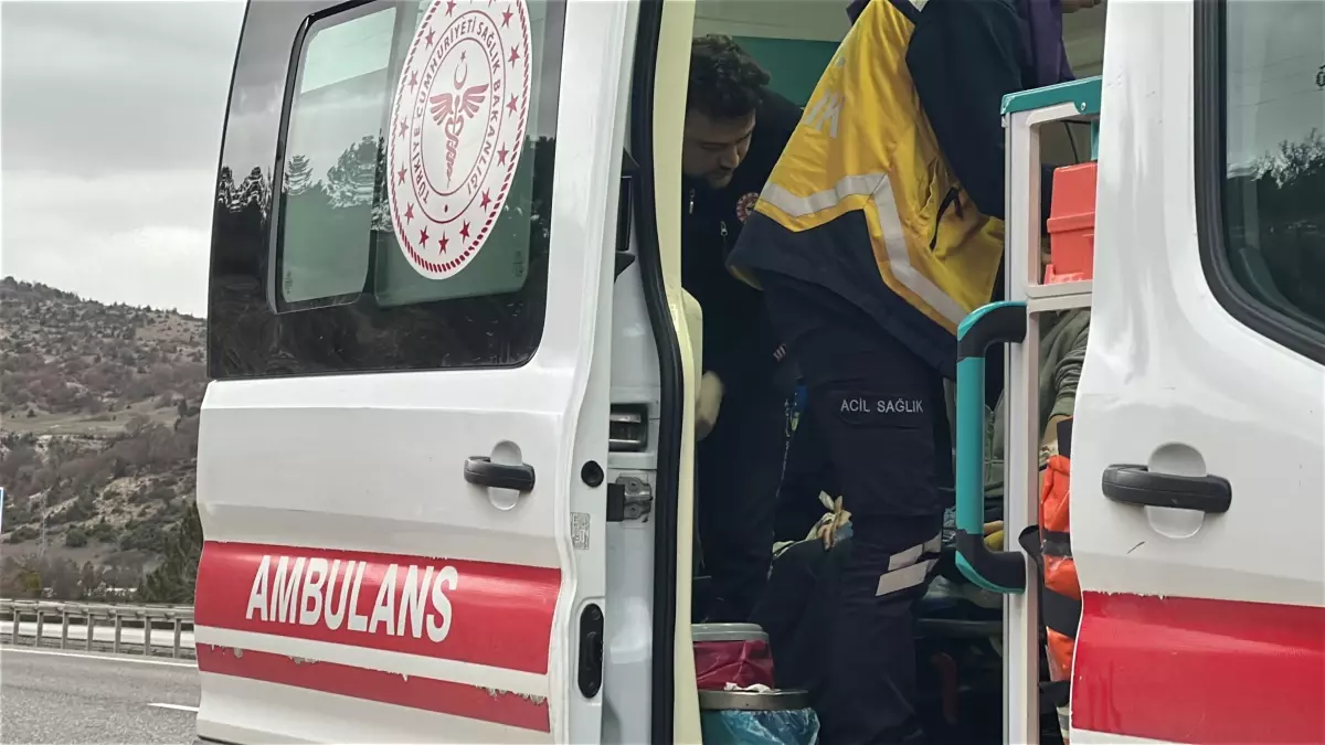 Kütahya\'da Trafik Kazası: 3 Yaralı