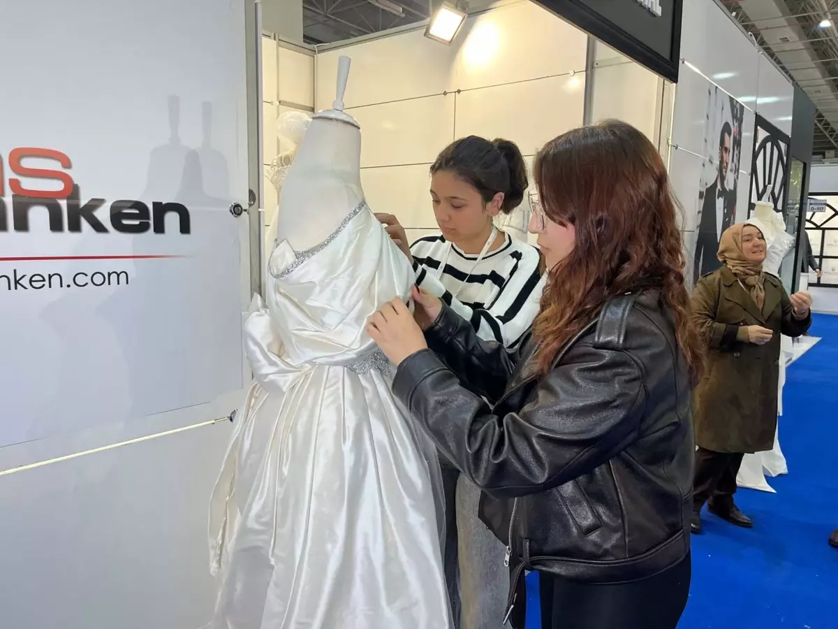 İzmir Fuarı\'nda Liseli Tasarımcılar