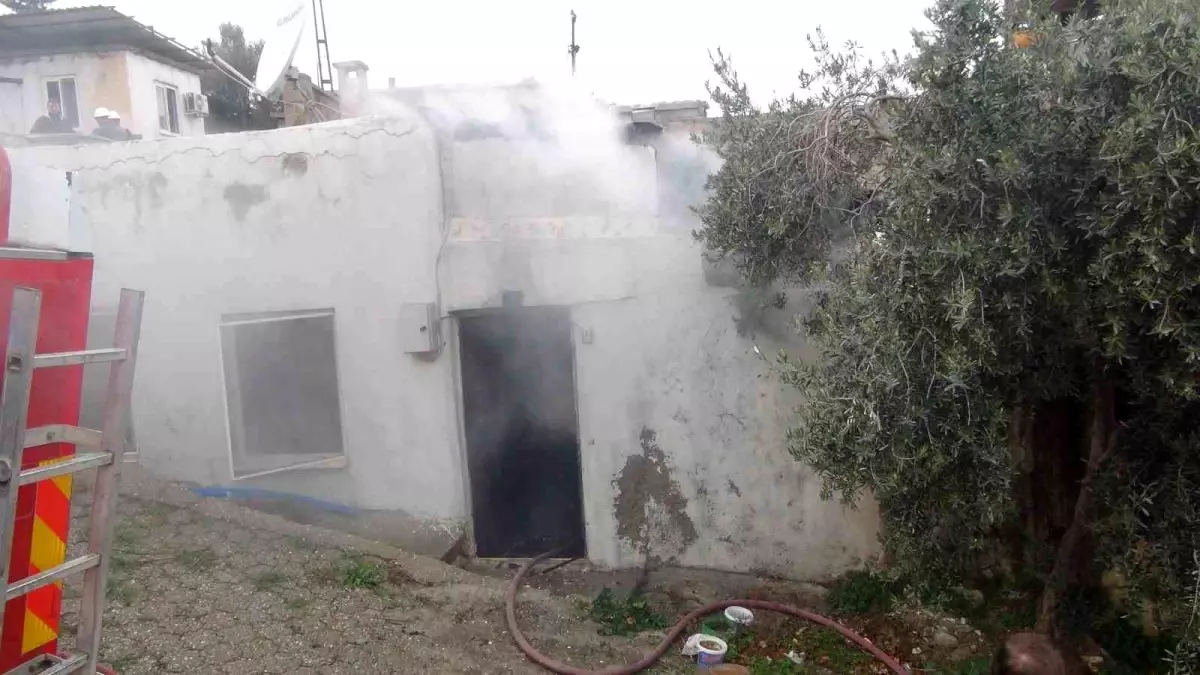 Silifke\'de Evde Yangın Panik Yarattı