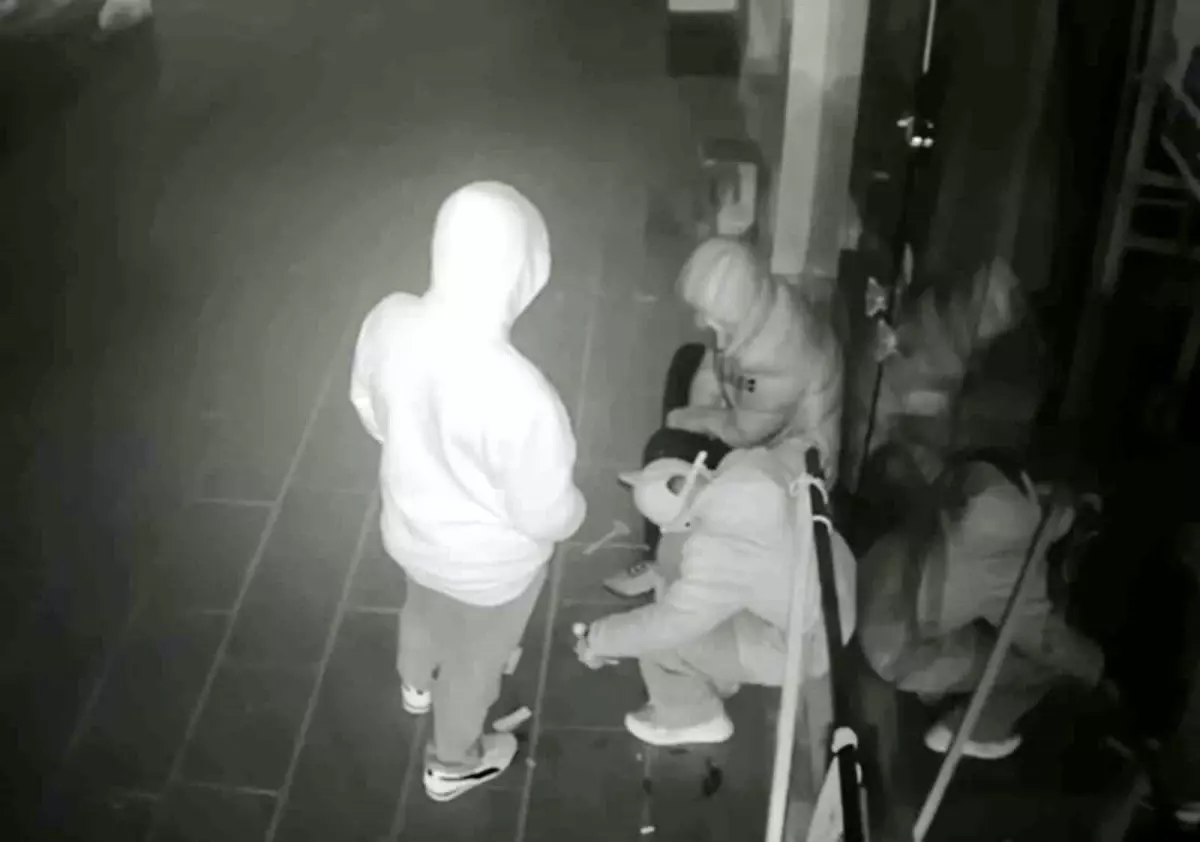 Aksaray\'da Hırsızlık Anı Kamerada