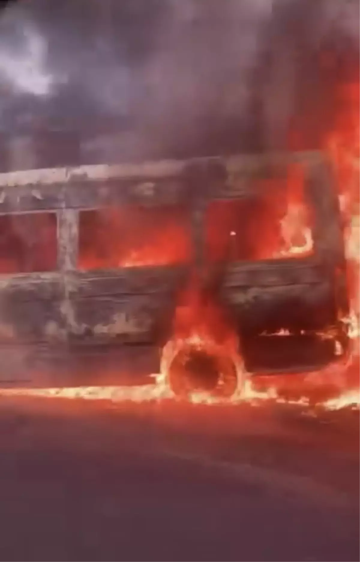 Osmaniye\'de İşçi Servisi Yandı