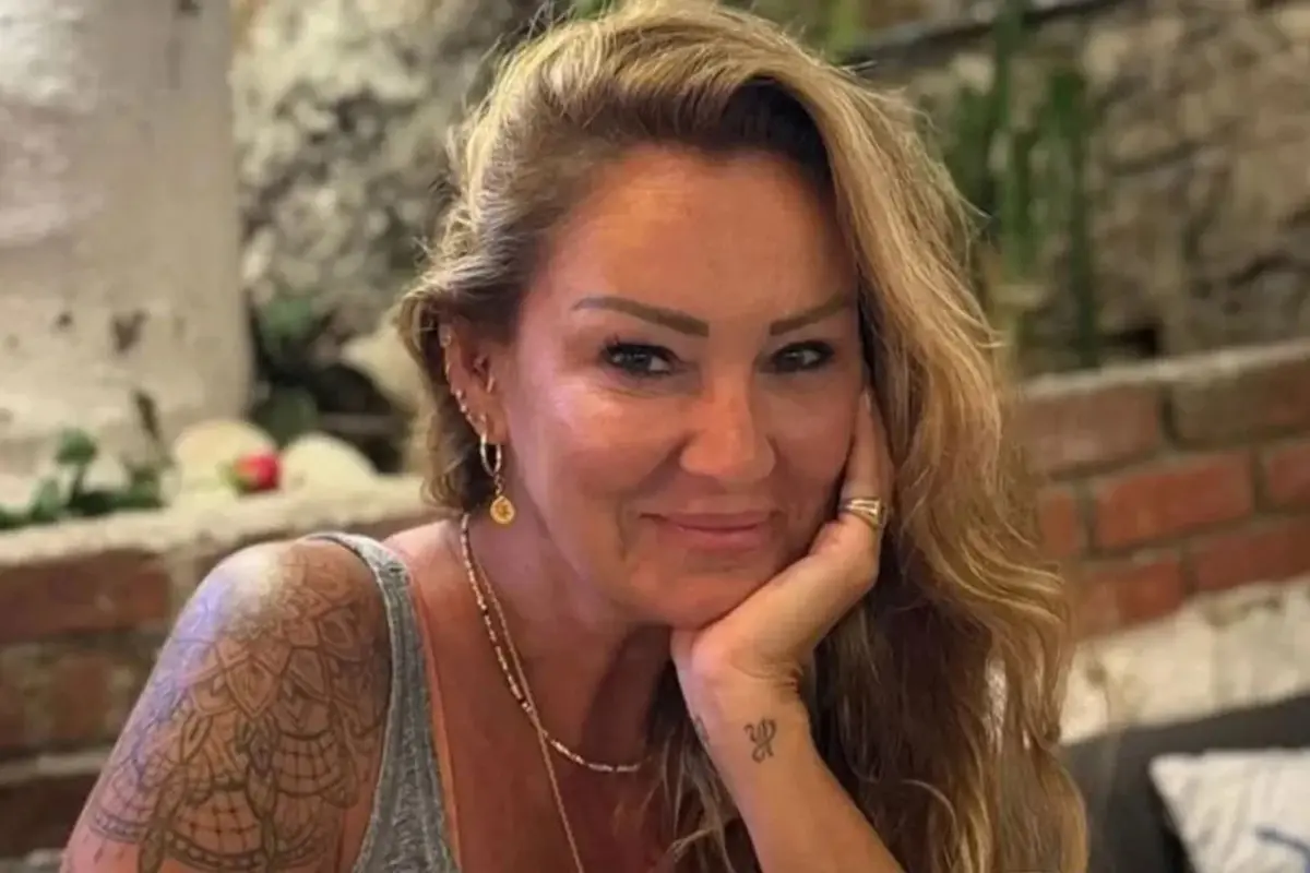 Pınar Altuğ\'un kızı 17 yaşında: Podyumdaki pozları büyük beğeni topladı