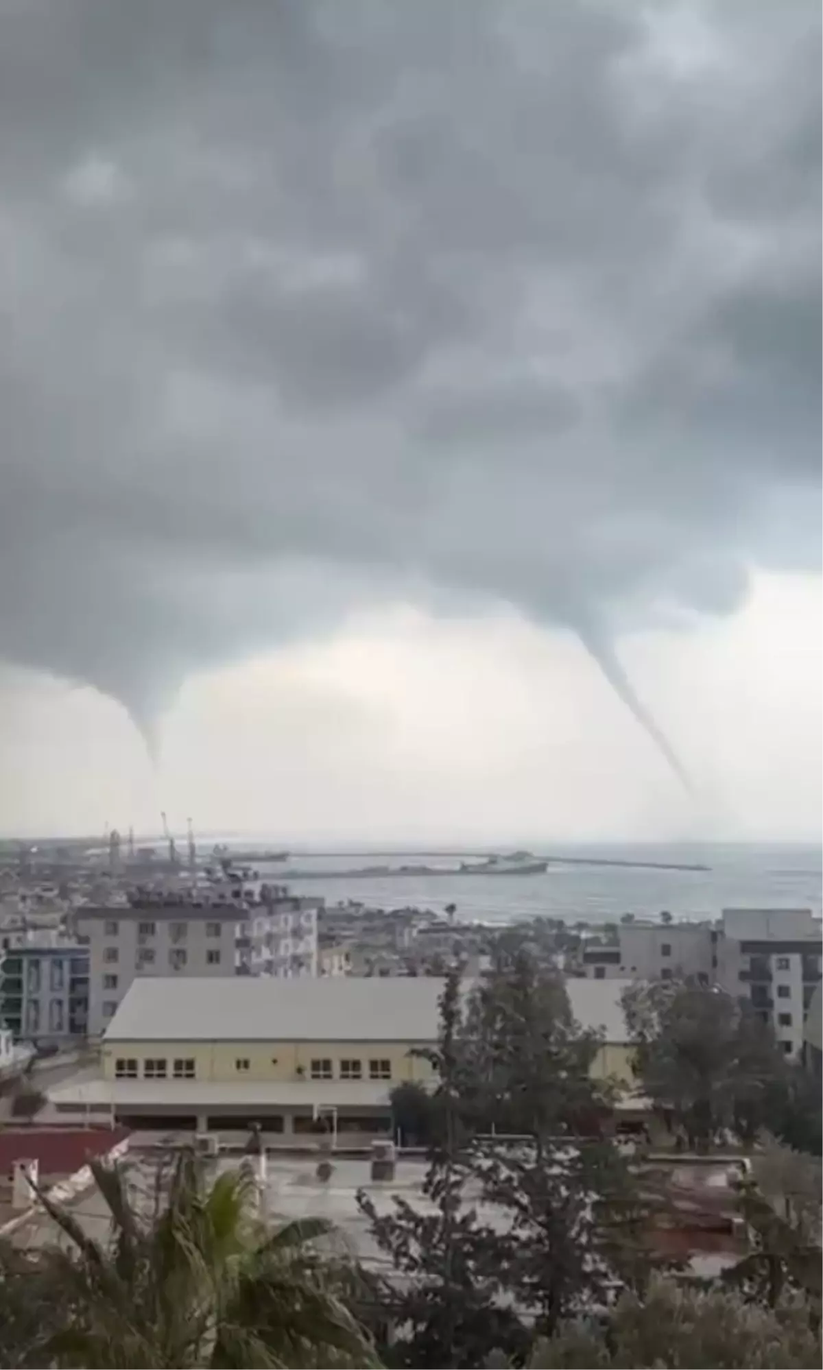 Silifke\'de İki Hortum Görüntülendi