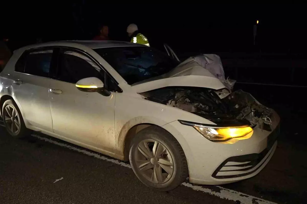 Kırıkkale\'de Tıra Çarpan Sürücü Kaçtı