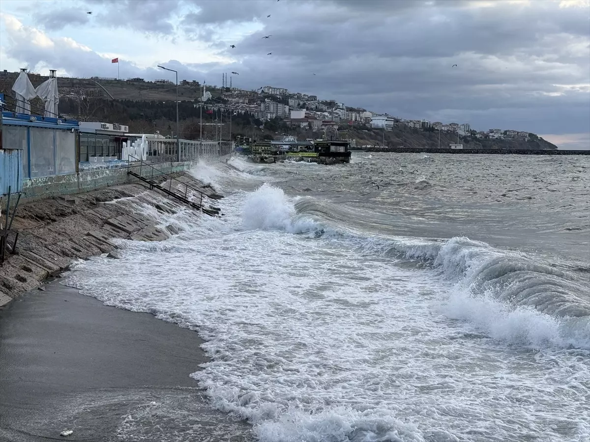 Tekirdağ\'da Lodos nedeniyle Deniz Ulaşımı Aksamaları