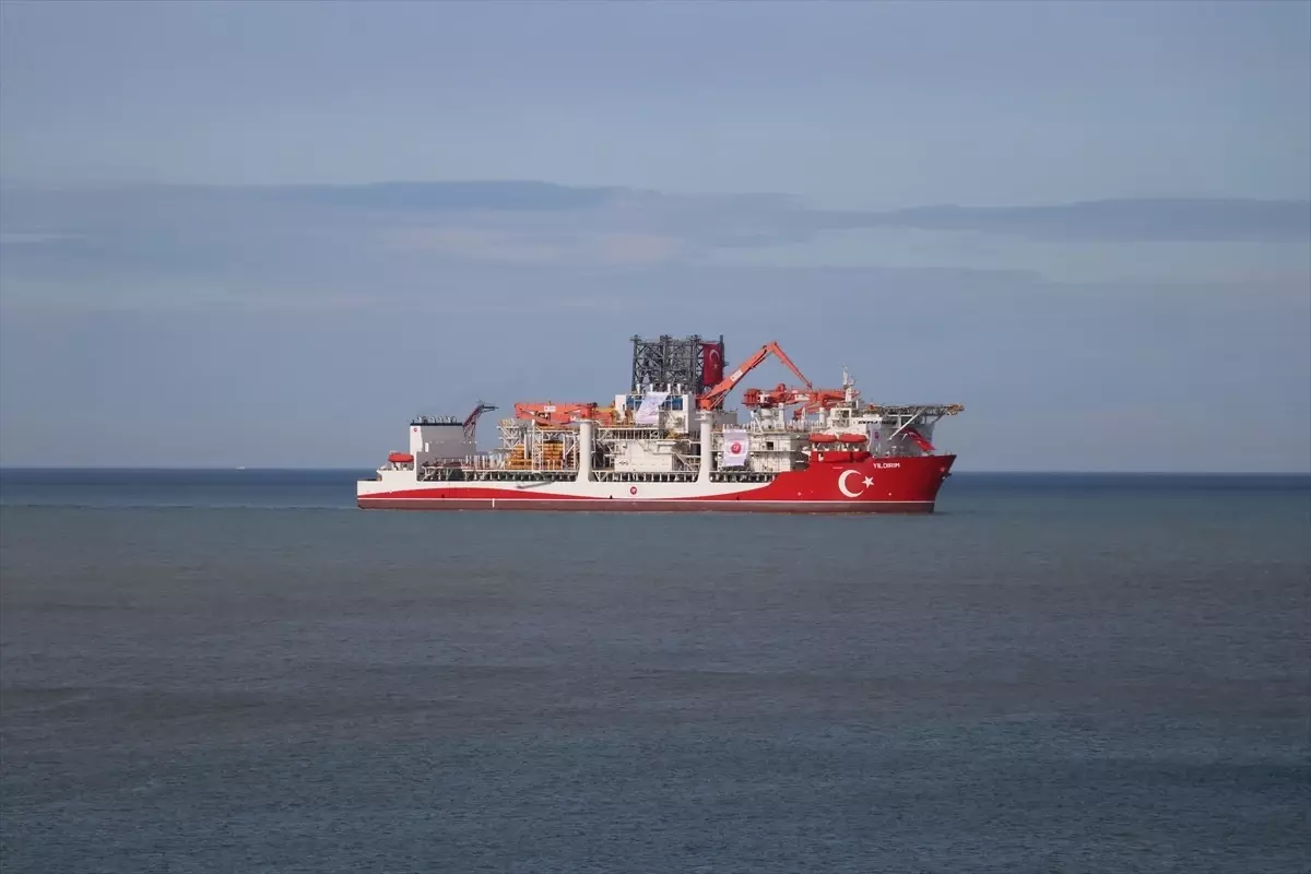 Yeni Sondaj Gemisi \'Yıldırım\' Filyos Limanı\'na Ulaştı