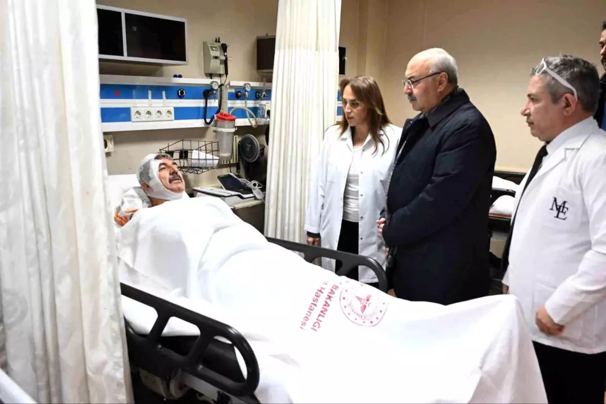 Buldan\'da Servis Aracı Devrildi