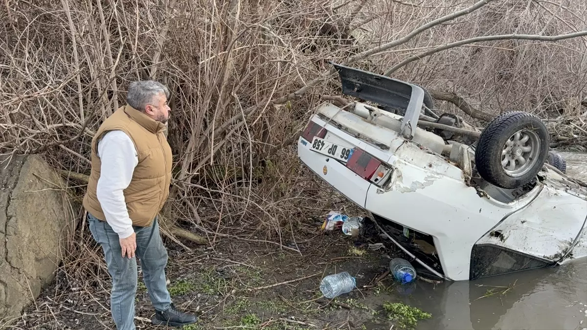 Yozgat\'ta Devrilen Araçta Sürücü Yaralandı