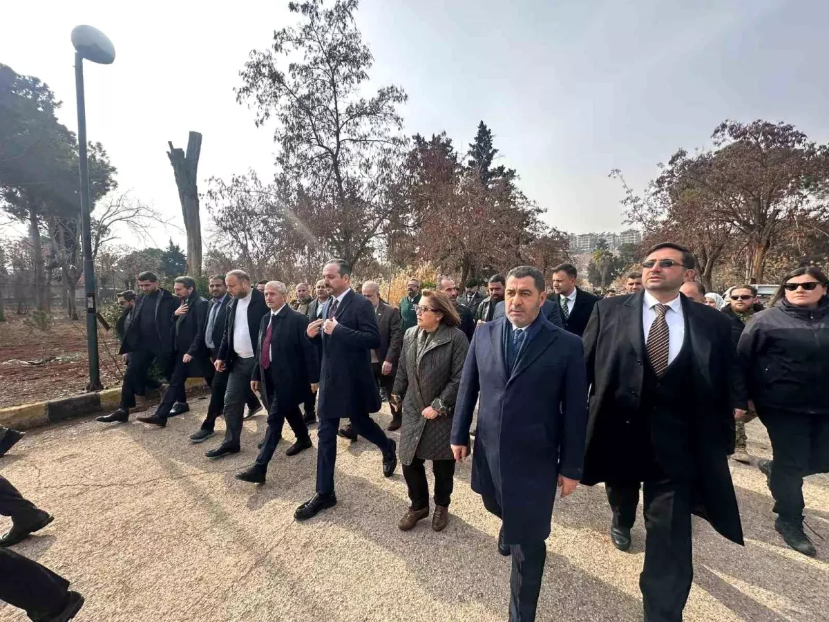 AK Parti Gaziantep Milletvekili Bünyamin Bozgeyik: "Halep huzura koşuyor"