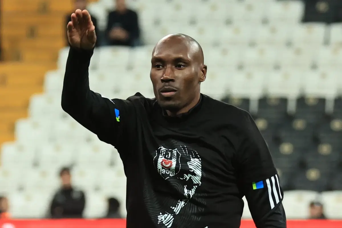 Atiba Hutchinson, yıldız golcüyü Beşiktaş\'a getirtiyor