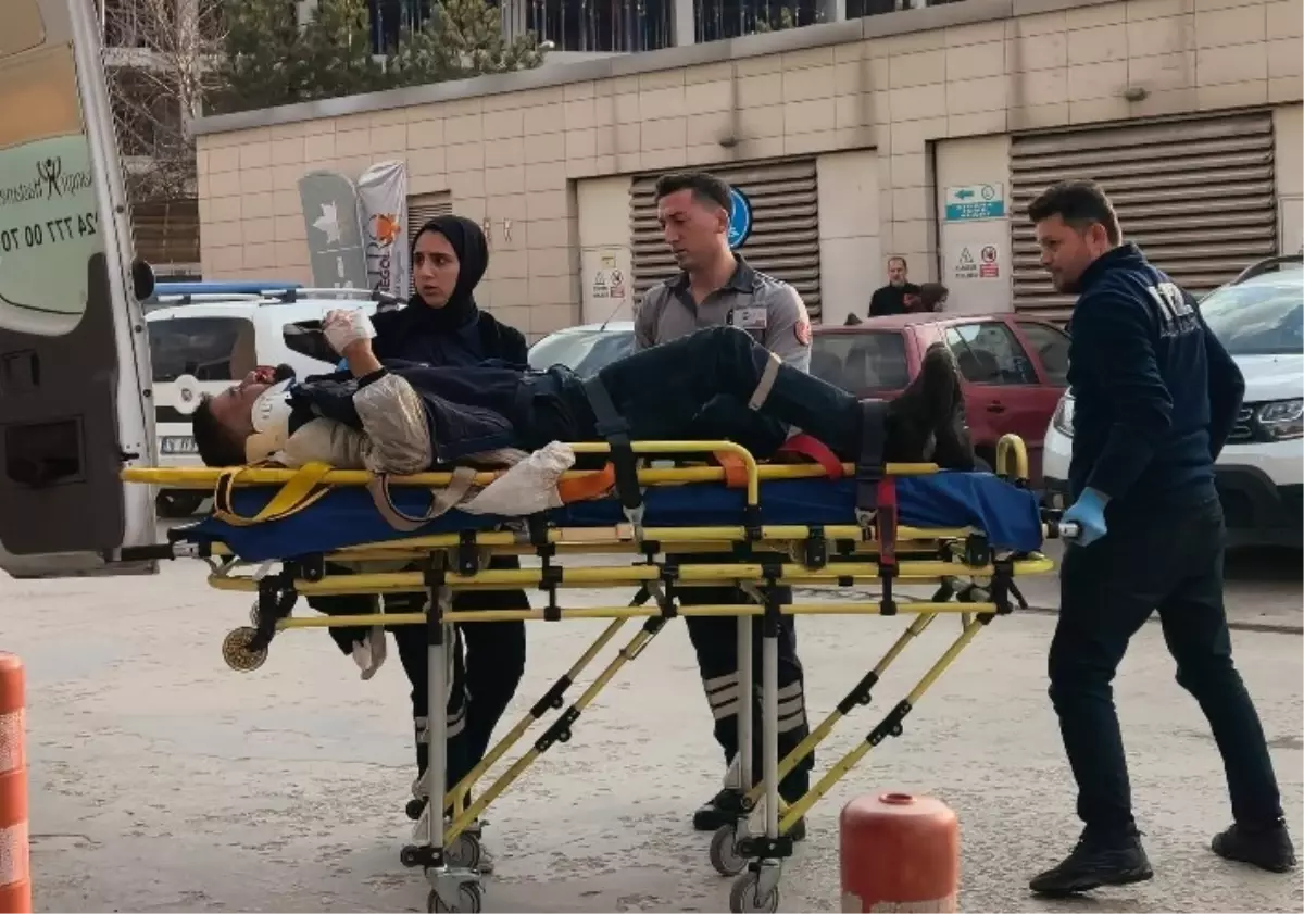 İnegöl\'de Pres Makinesine Sıkışan Tekniker Ağır Yaralandı