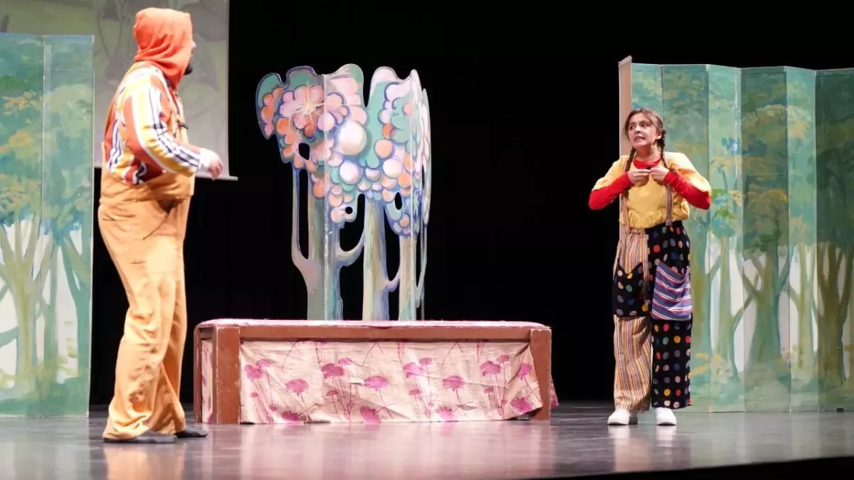 Çayırova\'da çocuklar ara tatili tiyatroyla değerlendiriyor