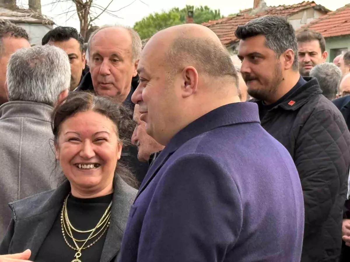 Cenazede görülmemiş rahatlık! Başkanın kahkahaları cemaati kızdırdı