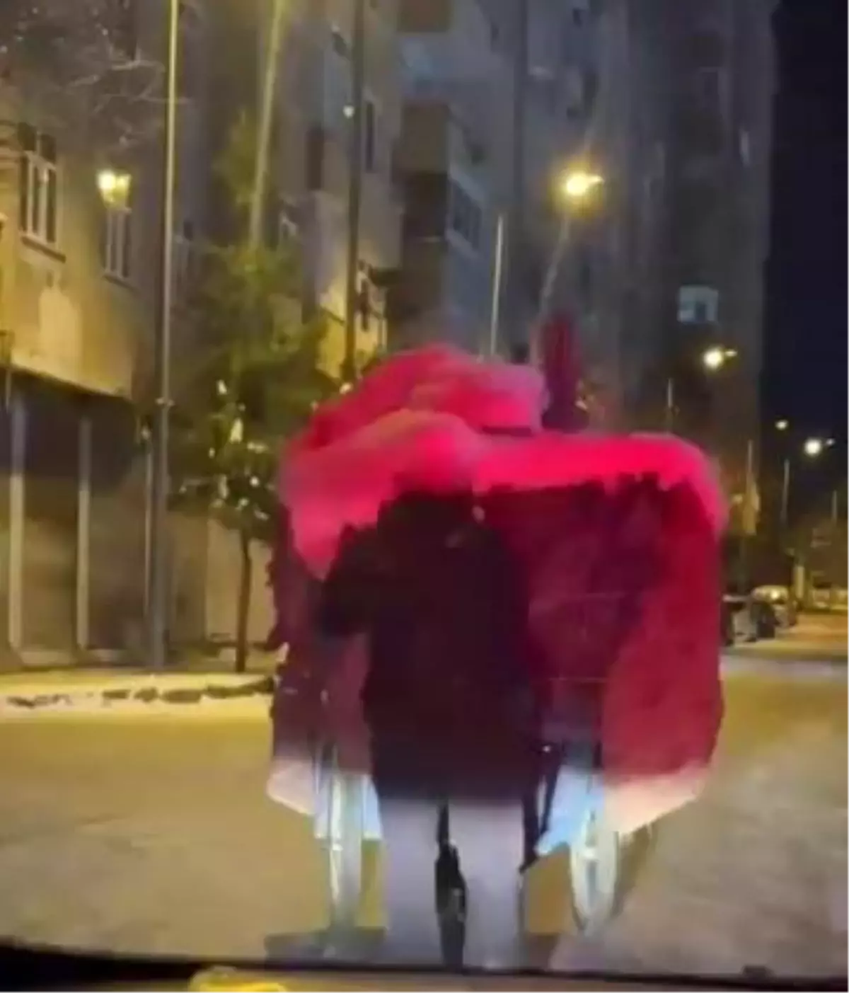 Diyarbakır\'da Başkomiserden Anlamlı Yardım